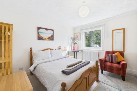 CAM04024G0-PR0021-STILL007