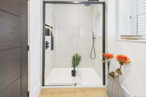 CAM04024G0-PR0039-STILL013