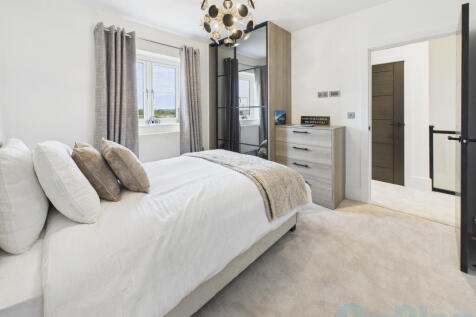 CAM04024G0-PR0039-STILL018