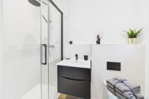 CAM04024G0-PR0039-STILL016