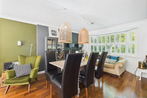 CAM04024G0-PR0026-STILL004