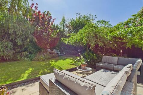 CAM04024G0-PR0026-STILL021