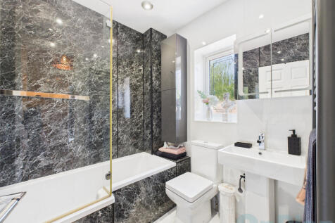 CAM04024G0-PR0034-STILL007