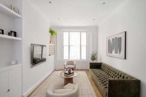 Two bedroom, Two bathroom Short Let just off West