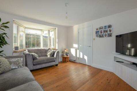 Living Room 2.jpg