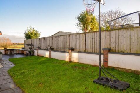 Rear Garden 1.jpg