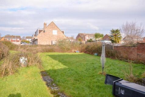 Rear Garden 1.jpg