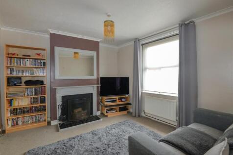 Living Room 1.jpg