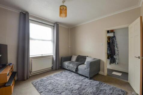 Living Room 2.jpg
