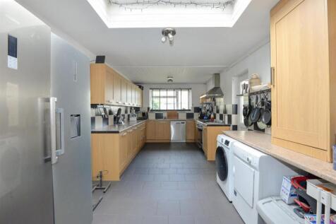 Kitchen 3.jpg