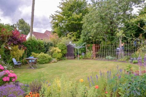 Rear Garden 1.jpg