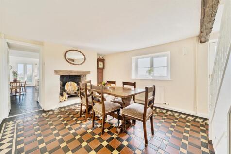 Whitemoor Cross Dining.jpg