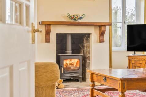 Whitemoor Cross Fireplace.jpg