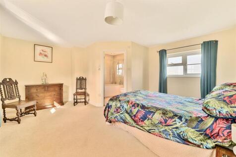 Whitemoor Cross Bed 1..jpg