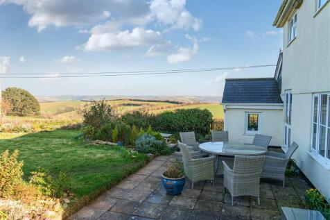 Whitemoor Cross Alfresco Dining.jpg