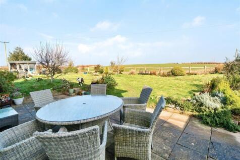 Whitemoor Cross Alfresco Dining..jpg