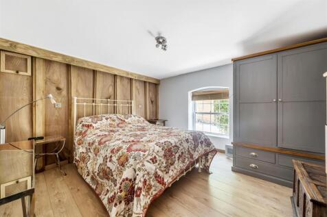 TRH bed2.jpg
