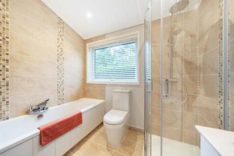 Lodge21 Bathroom.jpg