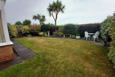 1 Dudley Way Garden.jpg