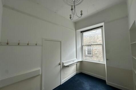 Suite 2-11 10D Side Room.jpg