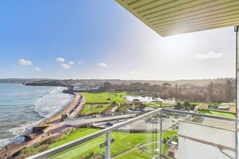 Balcony views of Young&#39;s Park