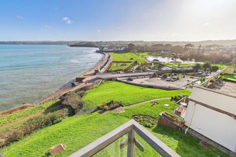 Balcony views of communal gardens &amp; Young&#39;s Park