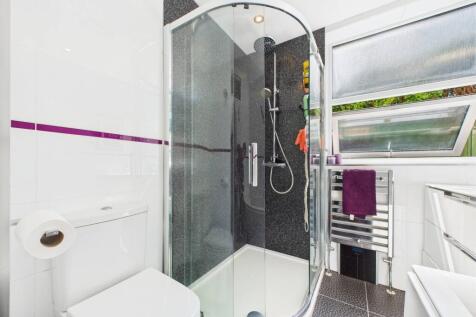 Bathroom serving 1st floor