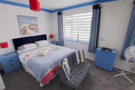 Guest bedroom with en-suite