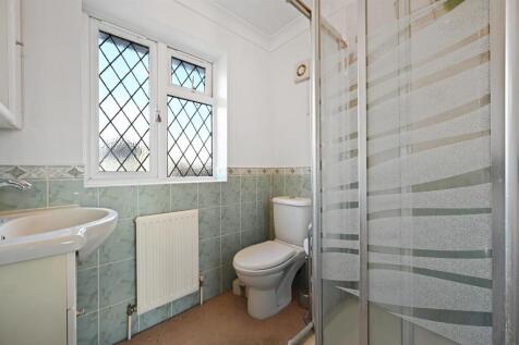 Ensuite 2.jpg