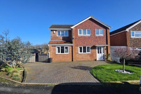 Four bedroom Detached House
