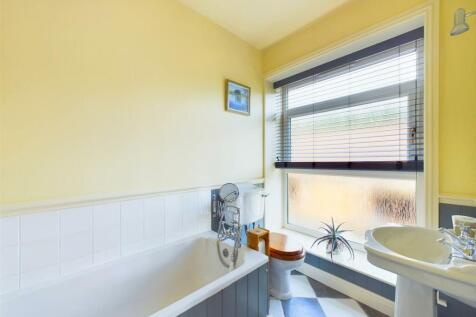 En-suite bathroom
