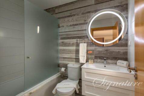 Bedroom Queen Bathroom 2A