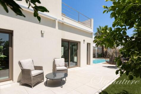 Signature-Balothel-130825-medium-83