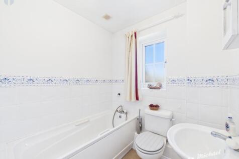 CAM03218G0-PR0591-STILL009