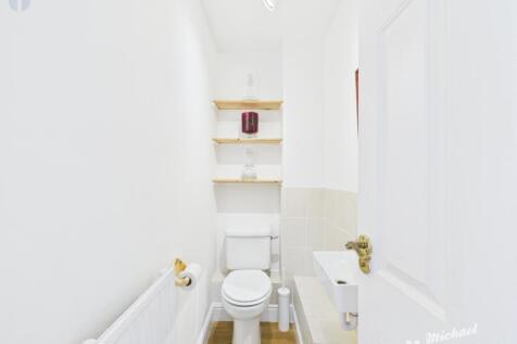 CAM03218G0-PR0591-STILL001