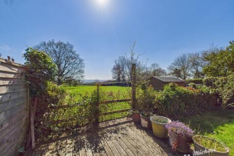 CAM03218G0-PR0591-STILL019