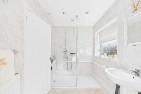 CAM03218G0-PR0612-STILL003