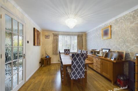 CAM03218G0-PR0032-STILL013