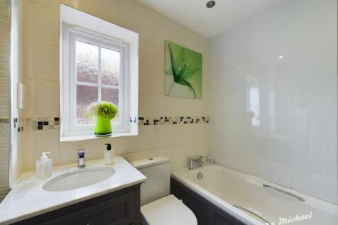 CAM03218G0-PR0032-STILL024