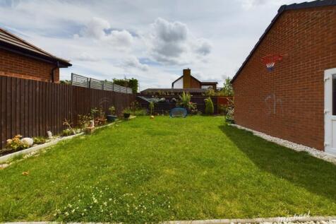 CAM03852G0-PR0045-STILL010