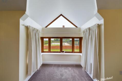 CAM02538G0-PR0305-STILL003