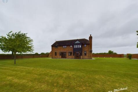 CAM02538G0-PR0305-STILL028