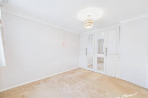 CAM03218G0-PR0725-STILL004