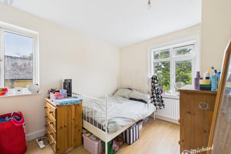 CAM02773G0-PR0312-STILL031