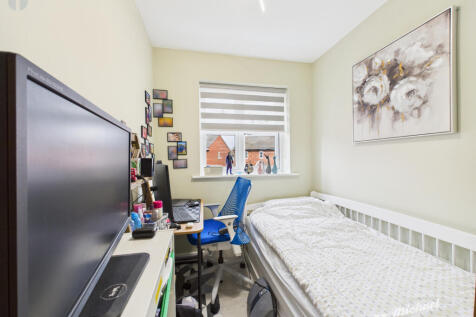 CAM03852G0-PR0493-STILL005