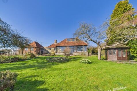 CAM03218G0-PR0571-STILL026