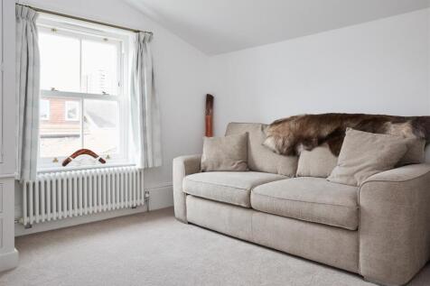 B - bedroom.jpg