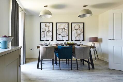 Have breakfast together and enjoy views of the garden