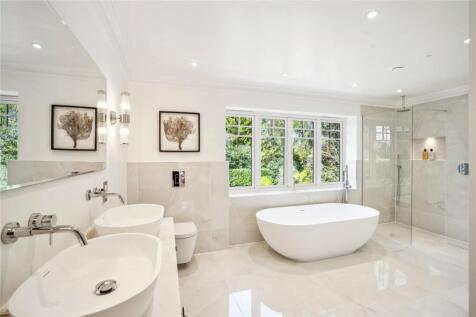 Main En-Suite