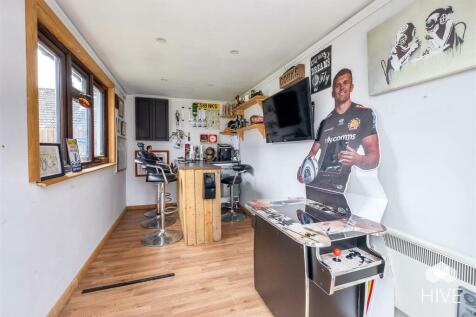 Bar/office space